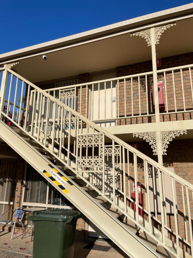 Darling Junction Motor Inn Wentworth Bagian luar foto